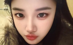 床上伸舌头哔哩哔哩